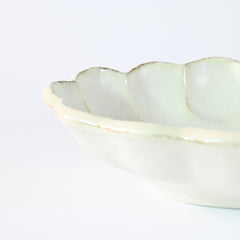 White Flower-Shaped  Oval Plate