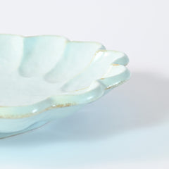 Pastel Blue Flower-Shaped  Round Plate M