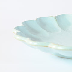 Pastel Blue Flower-Shaped  Round Plate M