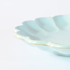 Pastel Blue Flower-Shaped  Round Plate M