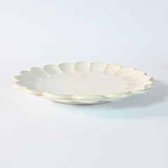 White Flower-Shaped Round Plate L